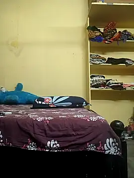 Preeti345 online show from 12/16/25, 07:35