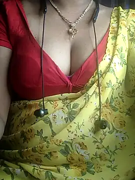 Preeti345 online show from 04/19/26, 03:44