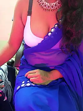 Snapshot of Preeti345 chatting on 06/13/26, 09:18 Preeti345 online show from 06/13/26, 09:18