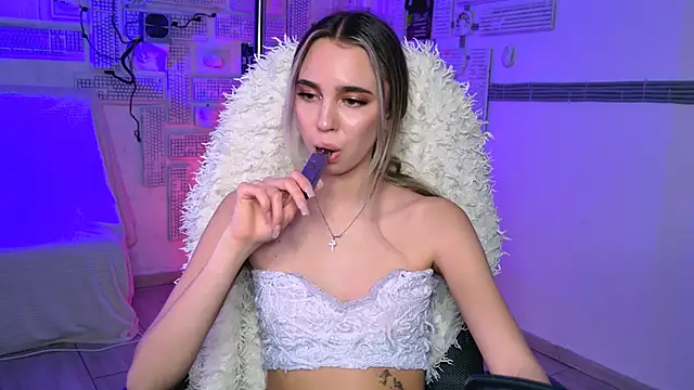 KimPorins online show from 03/18/26, 04:54