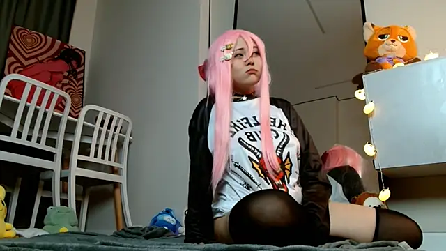 minji snow online show from 05/18/26, 01:39