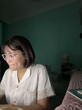 polly chan online show from 12/05/25, 07:06