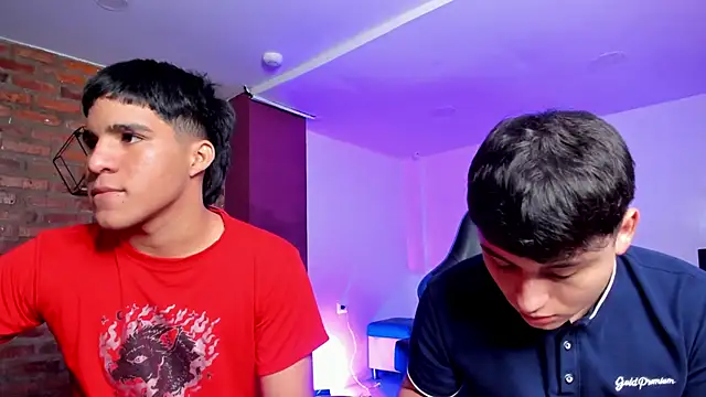 HotThreesoome online show from 03/03/26, 12:33