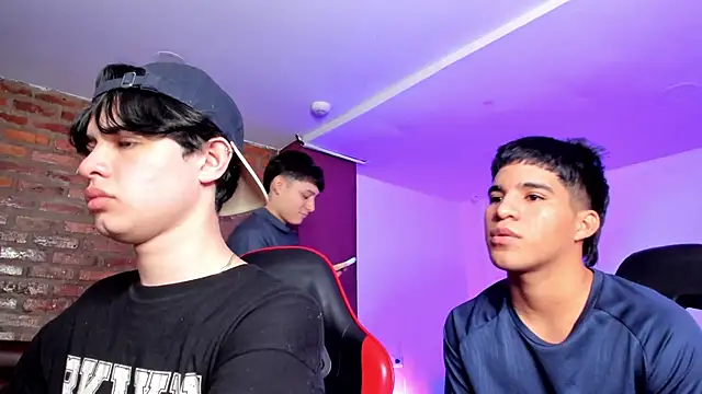 HotThreesoome online show from 03/04/26, 12:22