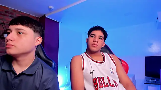 HotThreesoome online show from 03/12/26, 12:33