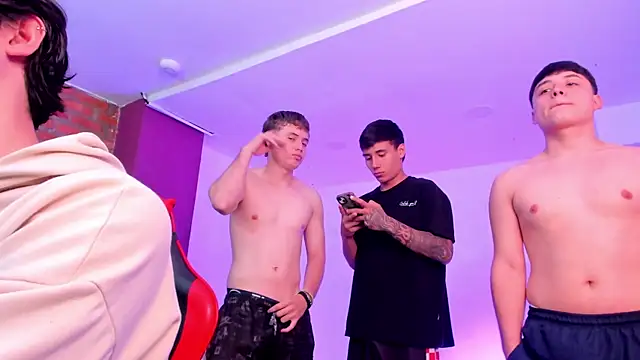 HotThreesoome online show from 04/07/26, 02:50