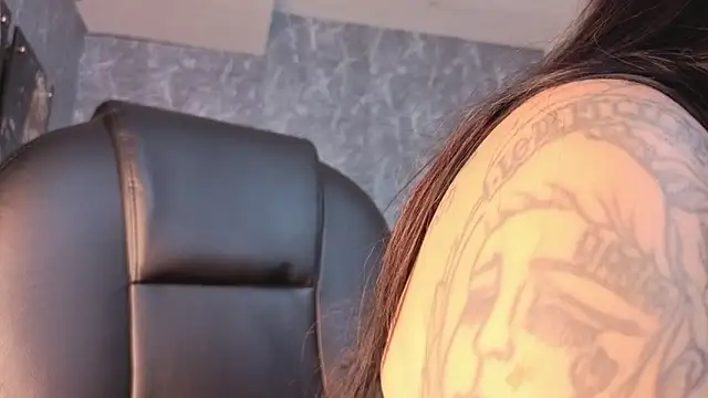 Snapshot of kathe__lane chatting on 12/22/25, 12:46 kathe lane online show from 12/22/25, 12:46