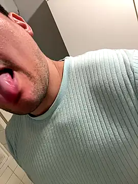 CharlyAlfa22 online show from 12/21/25, 09:44