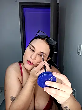 Snapshot of Valeriaa_21 chatting on 05/29/26, 01:03 Valeriaa 21 online show from 05/29/26, 01:03