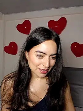 Snapshot of saasha_Petit chatting on 02/13/26, 10:33 saasha Petit online show from 02/13/26, 10:33