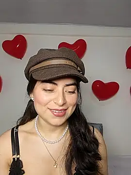 Snapshot of saasha_Petit chatting on 02/17/26, 10:23 saasha Petit online show from 02/17/26, 10:23