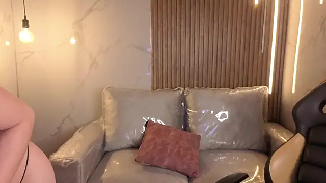 Sara valderrama  online show from 01/09/26, 12:30