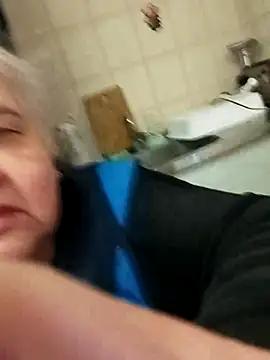 HapinessLovee online show from 01/16/26, 09:46