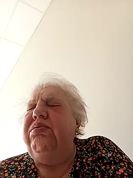 HapinessLovee online show from 03/28/26, 10:26