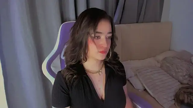 Snapshot of Qa_desh99 chatting on 12/17/25, 06:36 Qa desh99 online show from 12/17/25, 06:36