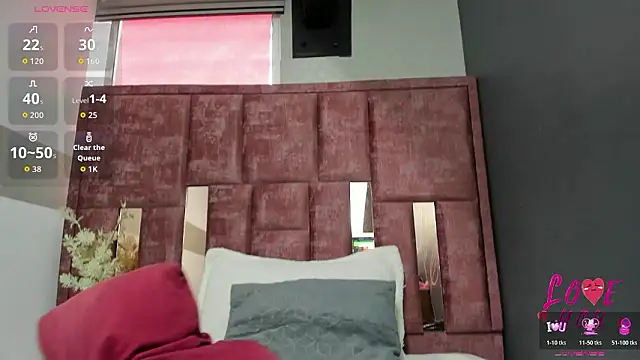 Kiara Fox   online show from 03/05/26, 08:05