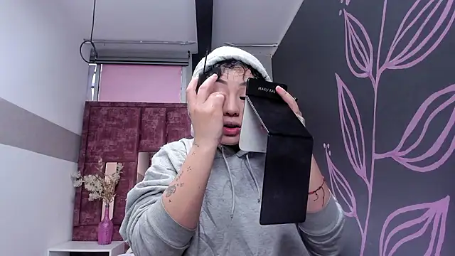 Kiara Fox   online show from 03/22/26, 11:02