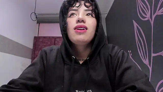 Kiara Fox   online show from 04/02/26, 10:02