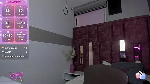 Kiara Fox   online show from 04/12/26, 09:03