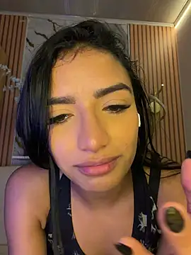 Snapshot of AlinaArgii chatting on 07/15/26, 04:12 AlinaArgii online show from 07/15/26, 04:12