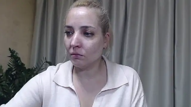 Snapshot of sweetpussy chatting on 10/29/25, 03:58 sweetpussy online show from 10/29/25, 03:58