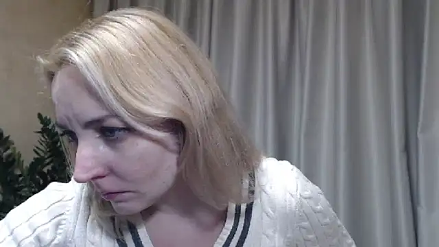 Snapshot of sweetpussy chatting on 11/05/25, 07:25 sweetpussy online show from 11/05/25, 07:25