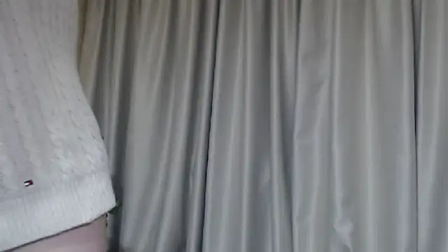 Snapshot of sweetpussy chatting on 11/22/25, 05:45 sweetpussy online show from 11/22/25, 05:45