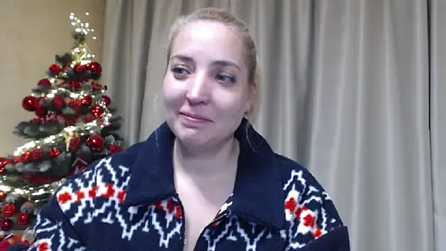 Snapshot of sweetpussy chatting on 12/21/25, 12:23 sweetpussy online show from 12/21/25, 12:23