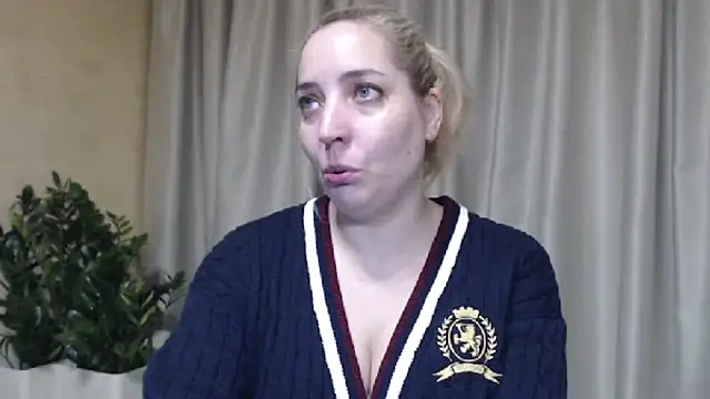 Snapshot of sweetpussy chatting on 02/12/26, 11:05 sweetpussy online show from 02/12/26, 11:05