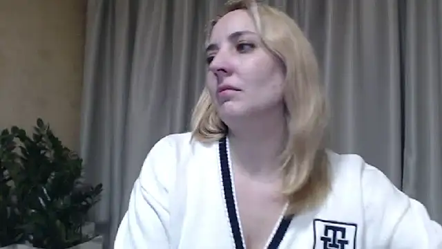 Snapshot of sweetpussy chatting on 02/25/26, 01:54 sweetpussy online show from 02/25/26, 01:54