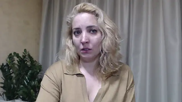 Snapshot of sweetpussy chatting on 02/28/26, 12:06 sweetpussy online show from 02/28/26, 12:06