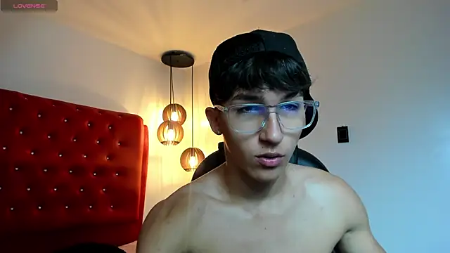 Snapshot of jeremy_job chatting on 12/20/25, 11:50 jeremy job online show from 12/20/25, 11:50