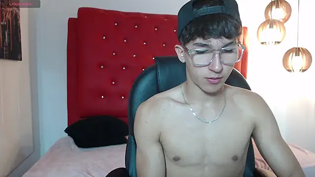 Snapshot of jeremy_job chatting on 12/22/25, 12:02 jeremy job online show from 12/22/25, 12:02