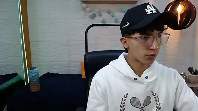 Snapshot of jeremy_job chatting on 01/06/26, 11:25 jeremy job online show from 01/06/26, 11:25