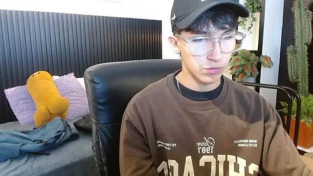 Snapshot of jeremy_job chatting on 01/11/26, 11:37 jeremy job online show from 01/11/26, 11:37