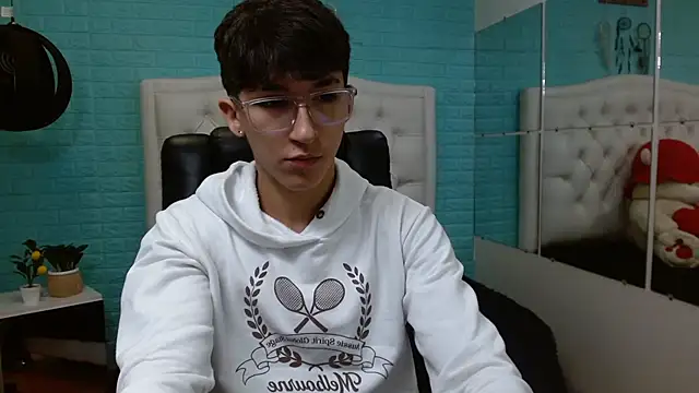 Snapshot of jeremy_job chatting on 03/01/26, 11:23 jeremy job online show from 03/01/26, 11:23