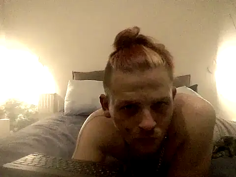 Snapshot of house_f_stone chatting on 12/16/25, 12:26 house f stone online show from 12/16/25, 12:26