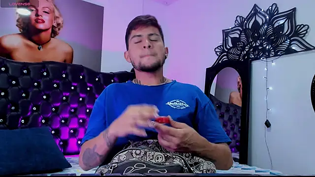 vaalentiino online show from 12/14/25, 10:25