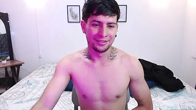 vaalentiino online show from 03/24/26, 03:17