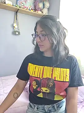 Snapshot of SabrinaLu_ chatting on 02/18/26, 07:21 SabrinaLu online show from 02/18/26, 07:21