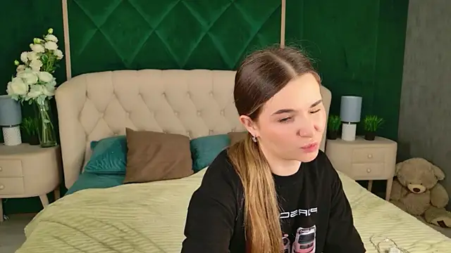 Lina Sinerz online show from 03/24/26, 03:50