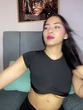 Snapshot of ravenna_em chatting on 12/14/25, 03:50 ravenna em online show from 12/14/25, 03:50