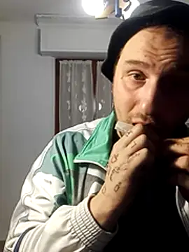 Snapshot of barbone15 chatting on 02/21/26, 08:10 barbone15 online show from 02/21/26, 08:10