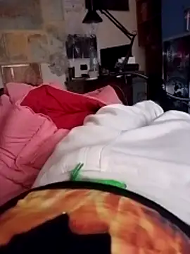 Snapshot of barbone15 chatting on 03/02/26, 06:47 barbone15 online show from 03/02/26, 06:47