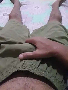 Snapshot of Alyssonstts chatting on 12/17/25, 08:26 Alyssonstts online show from 12/17/25, 08:26