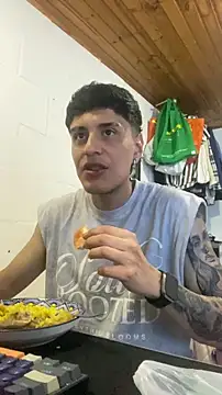 JhonCas44 online show from 12/14/25, 04:34