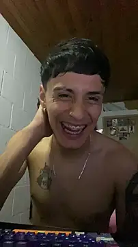 JhonCas44 online show from 12/15/25, 04:39