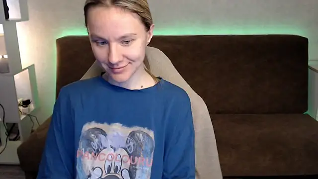 MiaBun1 online show from 05/12/26, 03:36