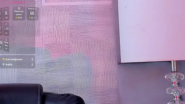 Snapshot of AliceStevenss_ chatting on 12/13/25, 07:53 AliceStevenss online show from 12/13/25, 07:53