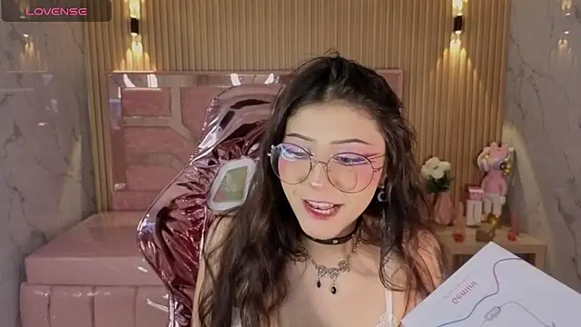 miss devil s online show from 04/15/26, 03:13